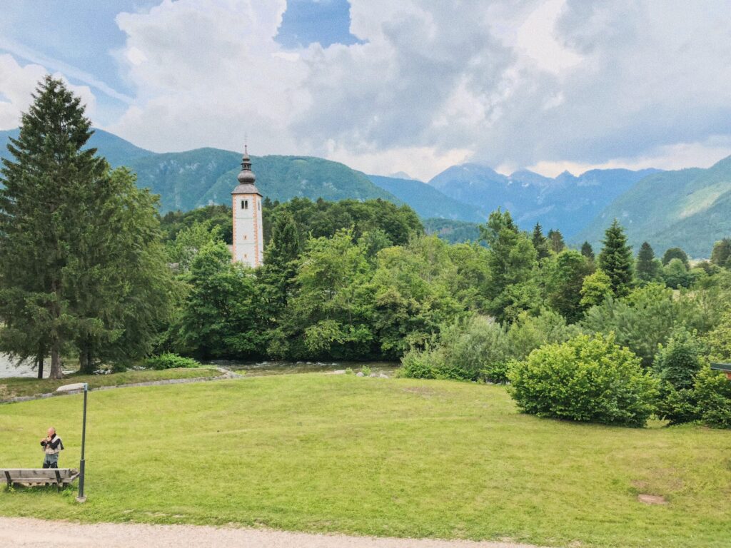 Výhled na jezero Bohinj z Ribčev Lazu